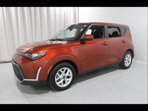 Used 2025 Kia Soul S FWD image 3