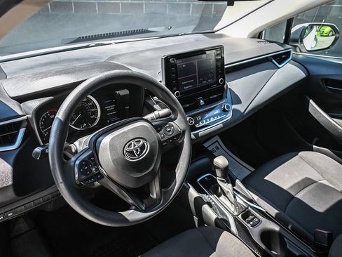 Used 2022 Toyota Corolla LE FWD image 9
