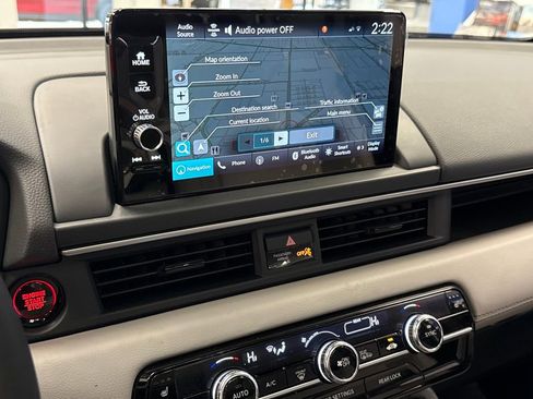 New 2025 Honda Pilot Touring image 16