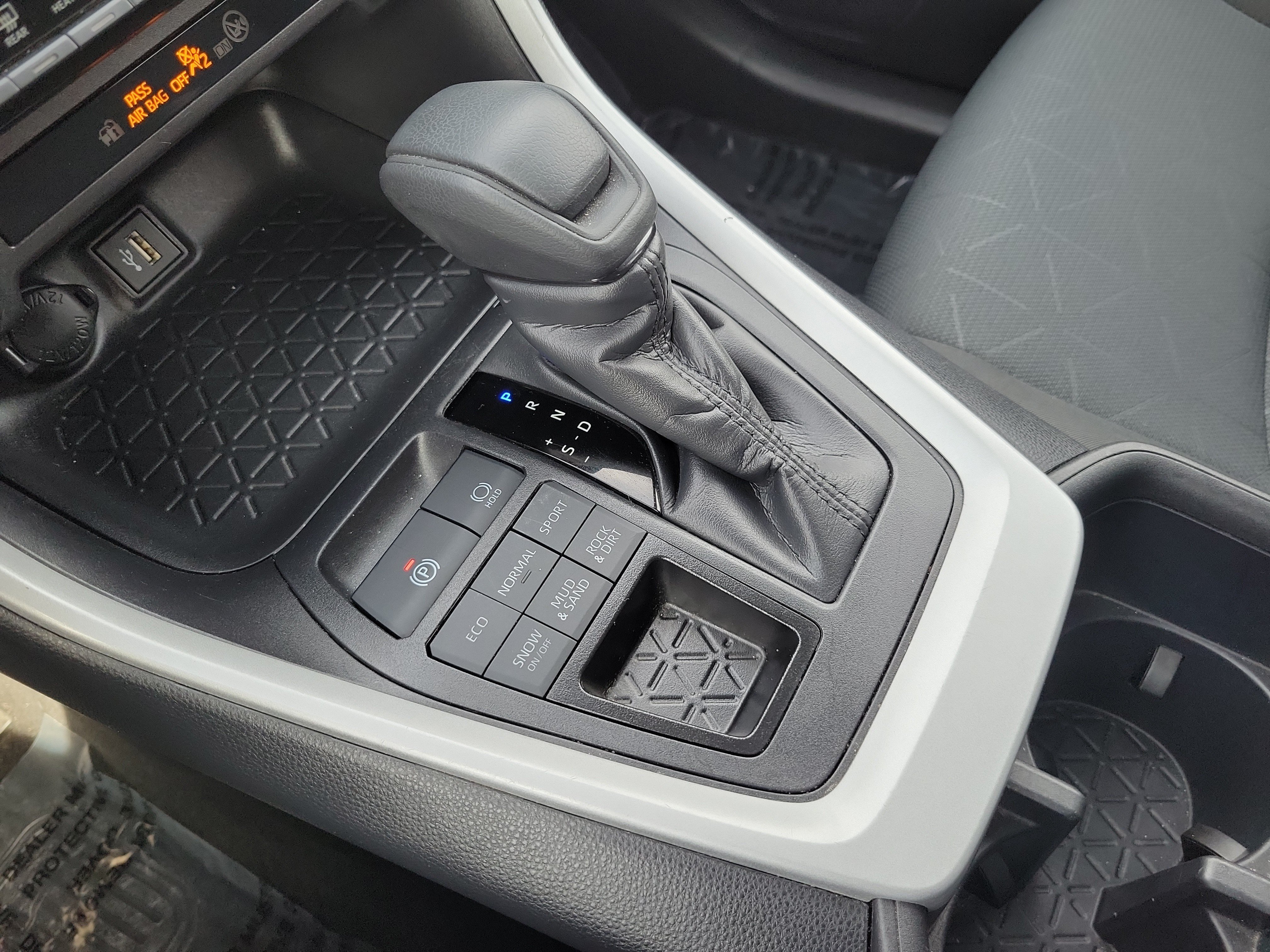 Certified 2025 Toyota RAV4 XLE AWD/4WD image 34