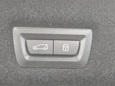 Certified 2023 BMW 740i RWD image 22