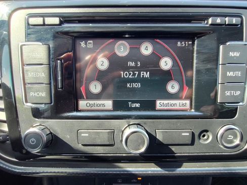 Used 2013 Volkswagen Beetle 2.0T FWD image 27