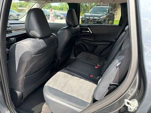 Used 2024 Mitsubishi Outlander SE Black Edition AWD/4WD image 18