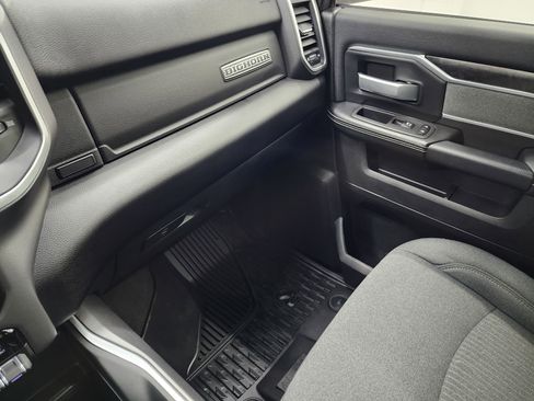 Used 2022 RAM 2500 Big Horn w/ Night Edition image 12