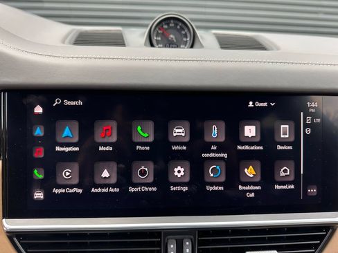 Certified 2023 Porsche Cayenne AWD/4WD image 36