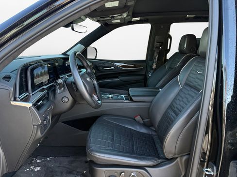 Used 2023 Cadillac Escalade Sport Platinum image 9