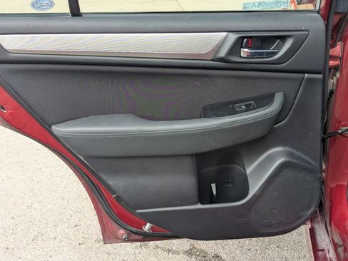 Used 2016 Subaru Legacy 2.5i Premium image 16