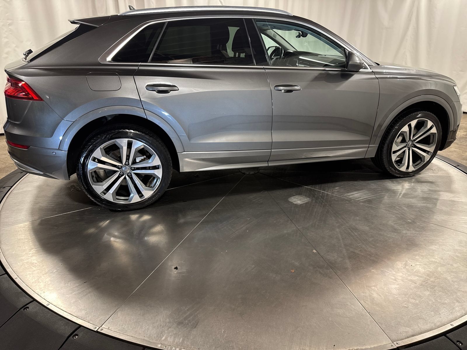 Used 2020 Audi Q8 Prestige w/ Prestige Package AWD/4WD image 9