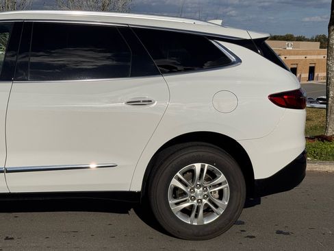 Used 2019 Buick Enclave Essence image 9