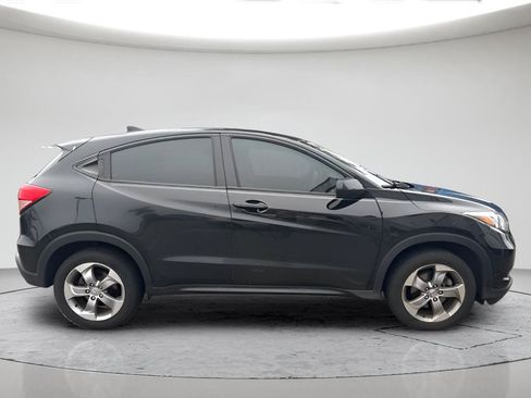 Used 2016 Honda HR-V LX image 4