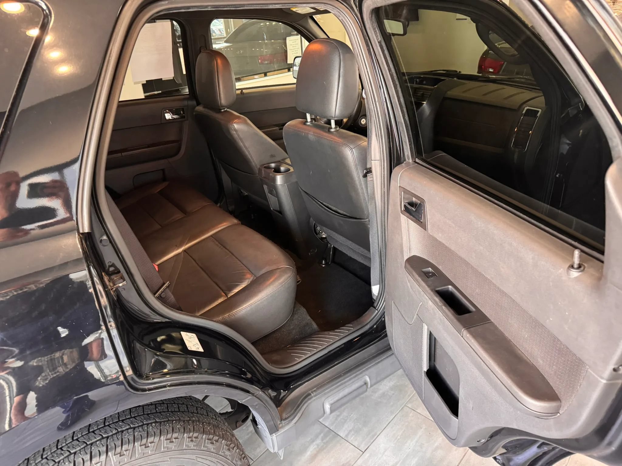 Used 2012 Ford Escape Limited w/ Class II Trailer Tow Pkg FWD image 21