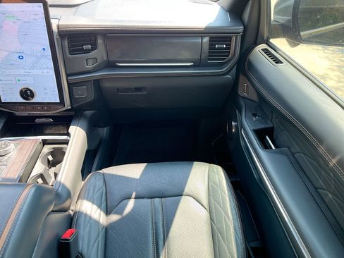 Used 2022 Ford Expedition Max Platinum image 25