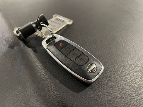 Used 2025 Nissan Versa SV image 21