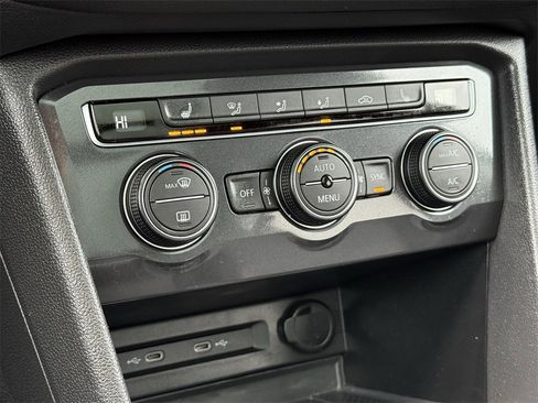 Used 2021 Volkswagen Tiguan SE R-Line image 26