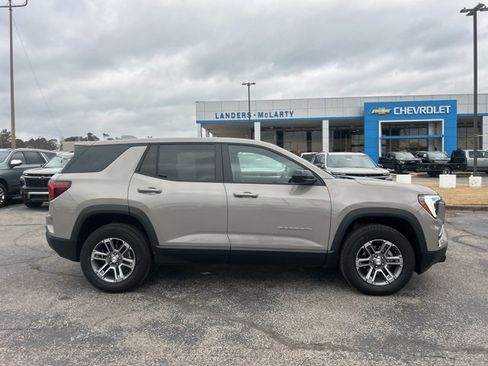 Used 2025 GMC Terrain Elevation image 2