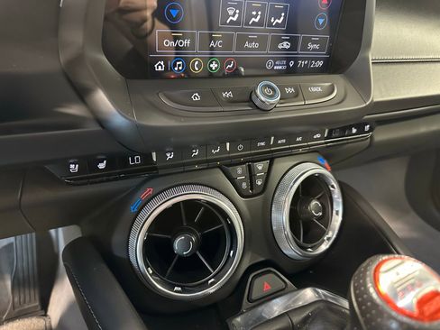 Used 2021 Chevrolet Camaro SS image 32