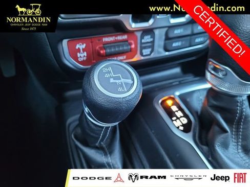 Certified 2025 Jeep Wrangler Unlimited Rubicon AWD/4WD image 14