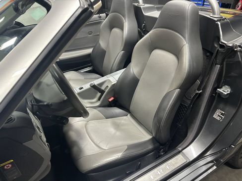 Used 2005 Chrysler Crossfire Limited RWD image 42