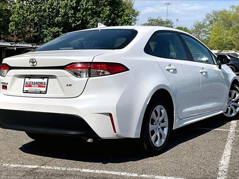 Used 2024 Toyota Corolla LE image 12
