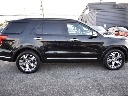 Used 2019 Ford Explorer Platinum AWD/4WD image 5