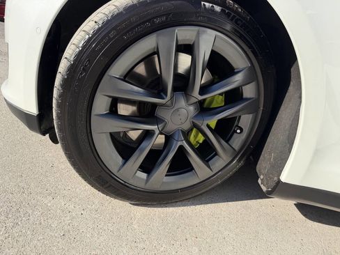 Used 2015 Tesla Model S 85D image 21