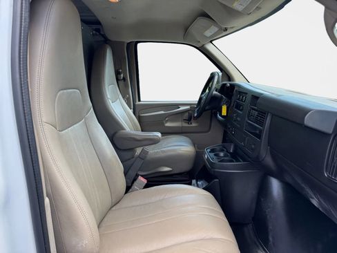 Used 2015 Chevrolet Express 2500 image 10