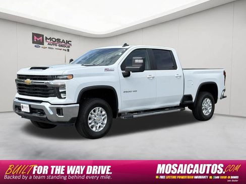 Used 2026 Chevrolet Silverado 2500 LT AWD/4WD image 3