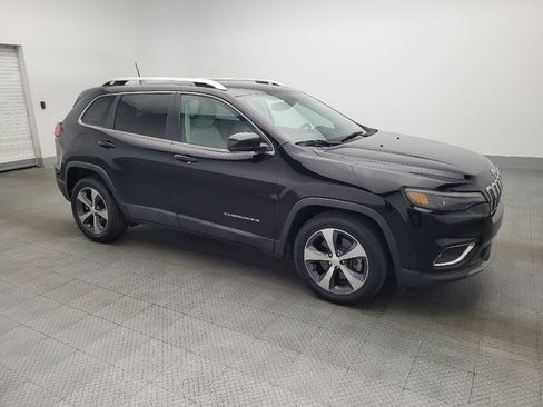 Used 2019 Jeep Cherokee Limited FWD image 11
