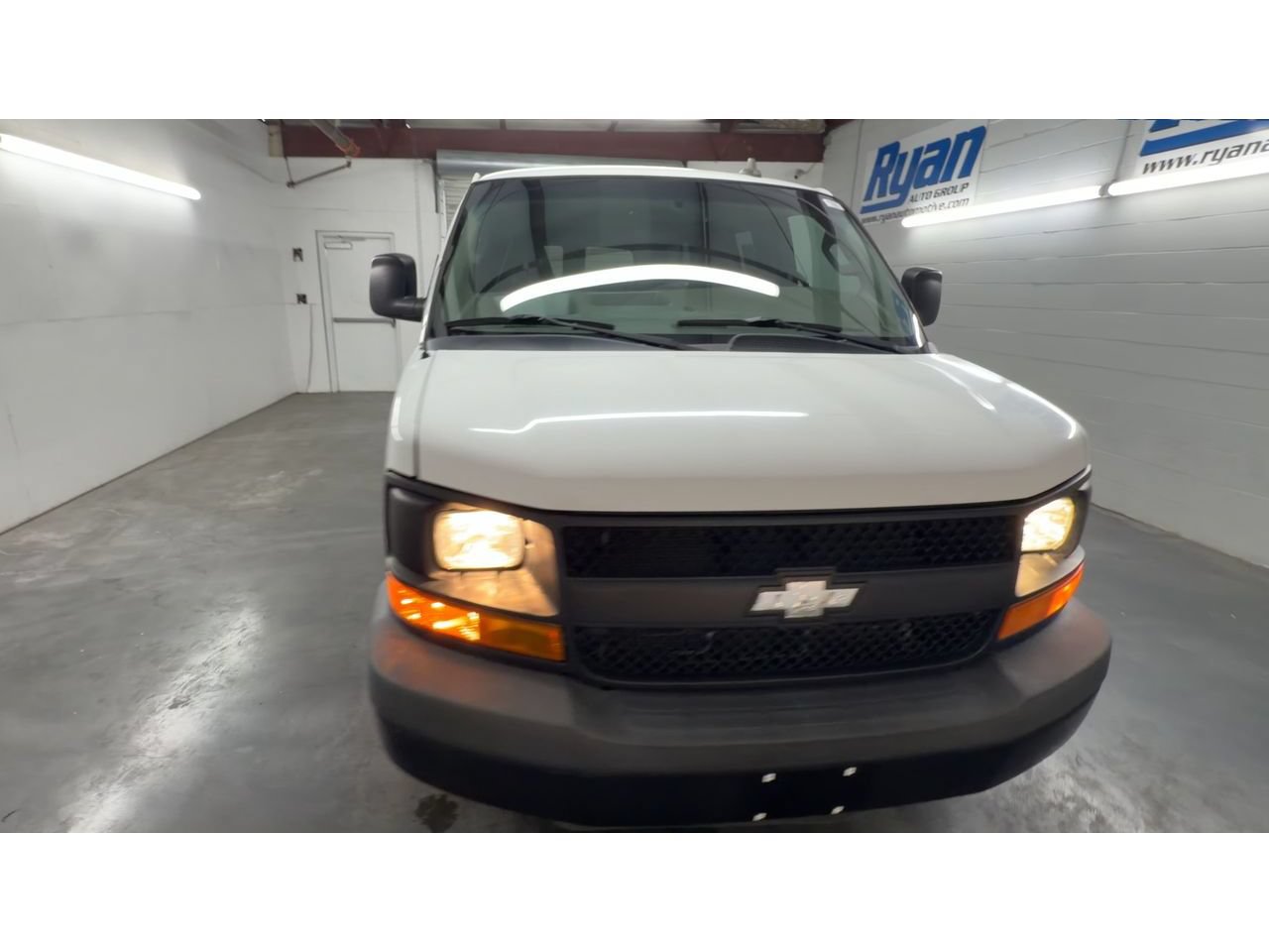 Used 2016 Chevrolet Express 2500 LS RWD image 3