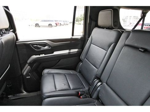 Used 2024 Chevrolet Suburban Premier RWD image 10