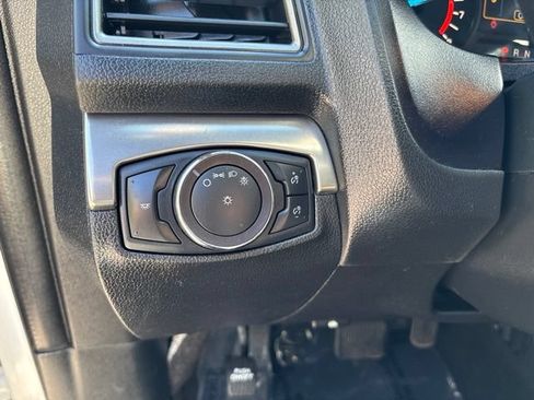 Used 2019 Ford Explorer XLT AWD/4WD image 32