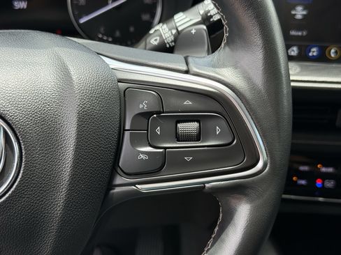 Used 2023 Buick Envision Essence FWD image 17