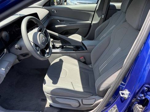 Used 2024 Hyundai Elantra SEL FWD image 13