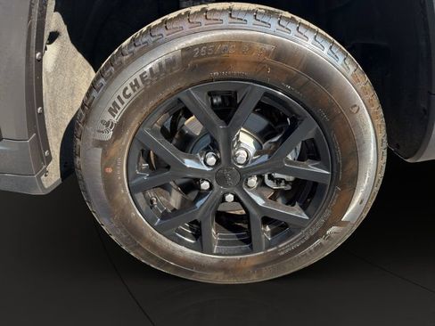 Used 2025 Jeep Grand Cherokee Altitude AWD/4WD image 22