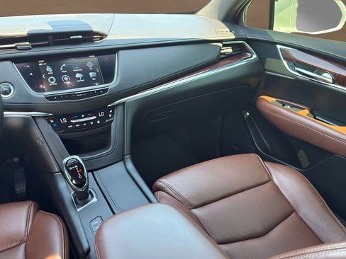 Used 2019 Cadillac XT5 Premium Luxury w/ Driver Assist Package AWD/4WD image 30