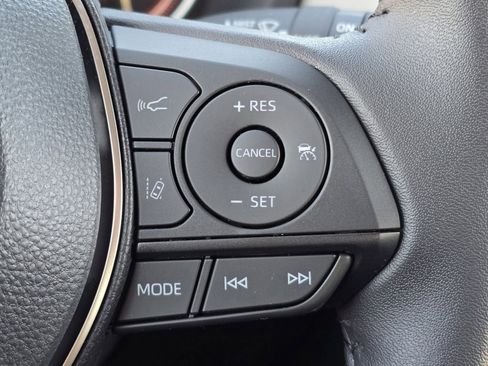 Used 2025 Toyota RAV4 XLE Premium image 17