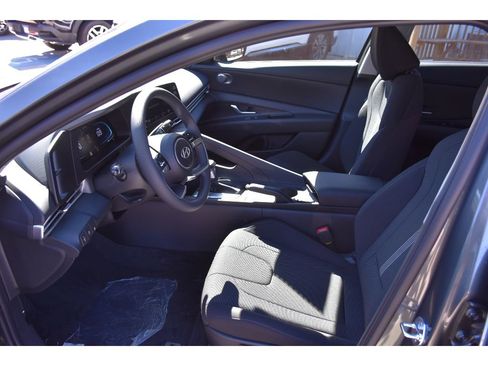 New 2026 Hyundai Elantra SE image 9