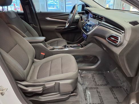 Used 2023 Chevrolet Bolt EUV LT w/ Comfort Package FWD image 10