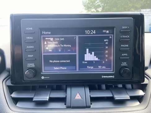 Used 2021 Toyota RAV4 XLE FWD image 19