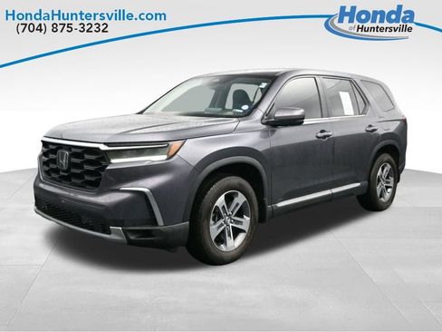 Used 2025 Honda Pilot EX-L image 8