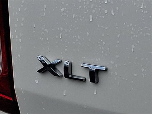 Used 2015 Ford Explorer XLT w/ Equipment Group 202B image 29