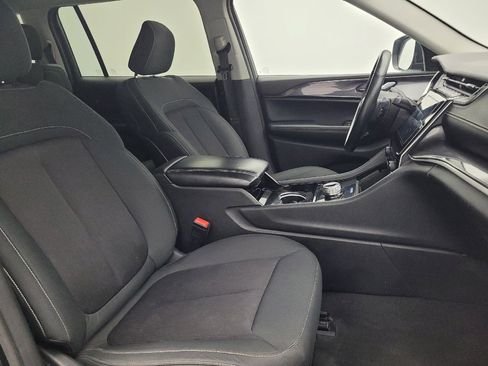 Used 2021 Jeep Grand Cherokee L Laredo w/ Luxury Tech Group I image 21