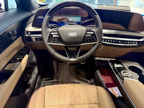 New 2026 Cadillac Lyriq Signature Sport w/ LPO, Bronce Accent Package AWD/4WD image 34