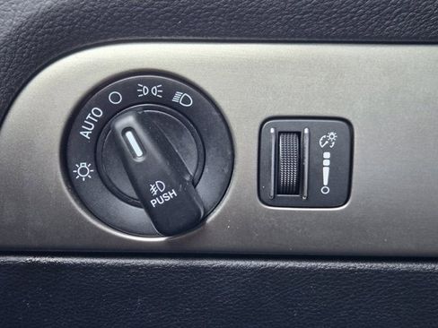 Used 2020 Dodge Durango SXT image 23