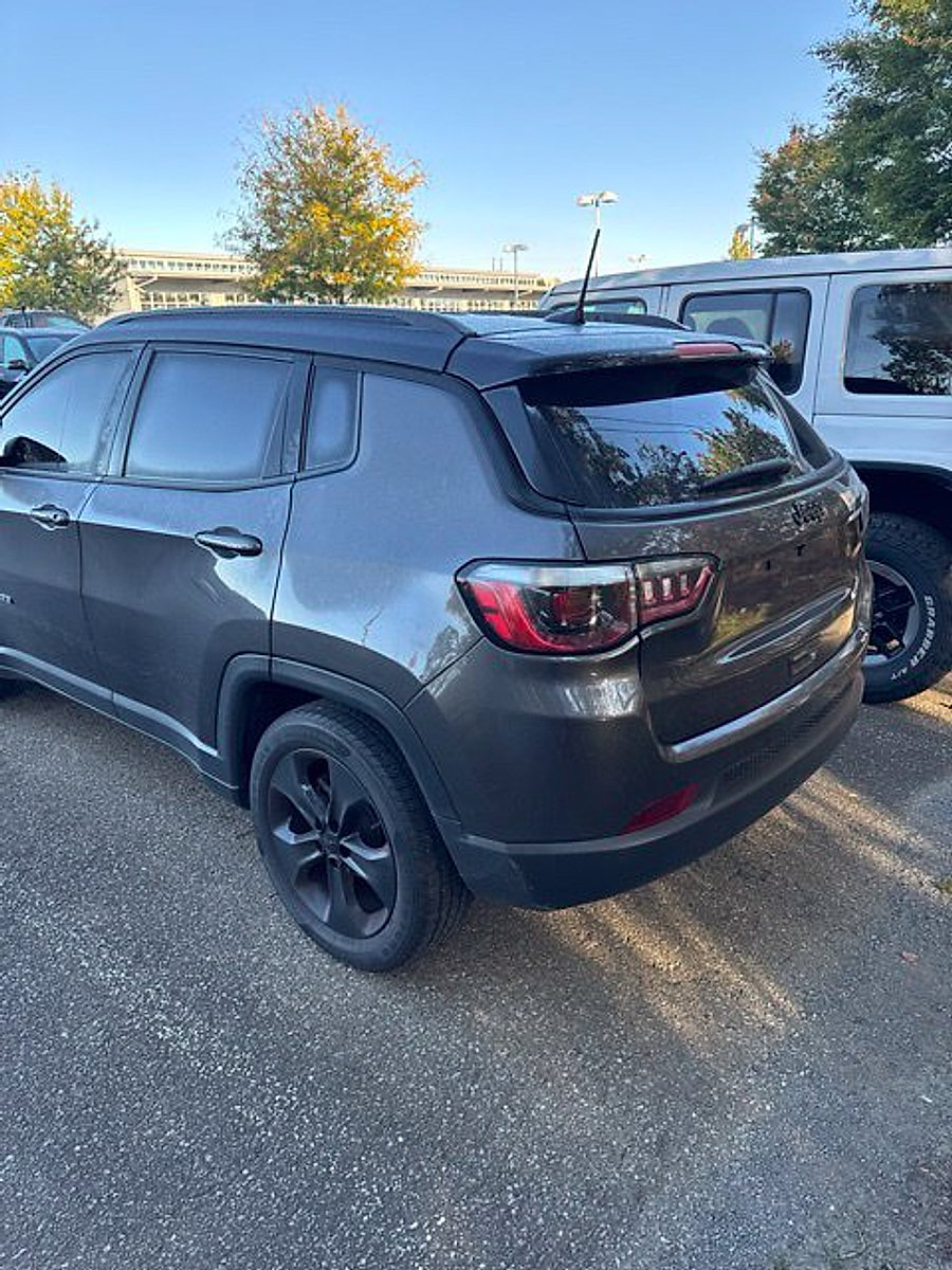 Used 2021 Jeep Compass Latitude FWD image 4