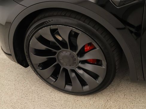 Used 2023 Tesla Model Y Performance AWD/4WD image 36