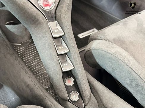 Used 2024 McLaren 750S RWD image 15