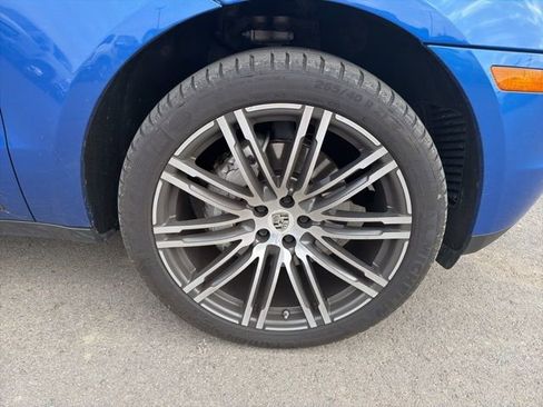 Used 2017 Porsche Macan S image 6