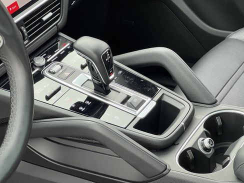 Certified 2021 Porsche Cayenne Coupe image 26