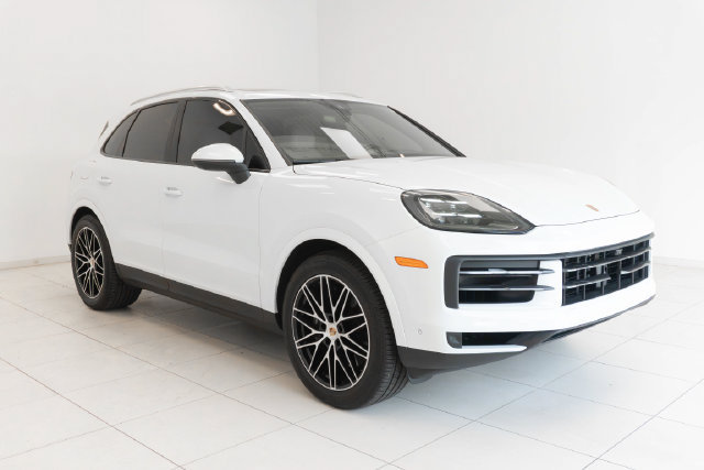 Used 2025 Porsche Cayenne w/ Premium Package Plus AWD/4WD image 27